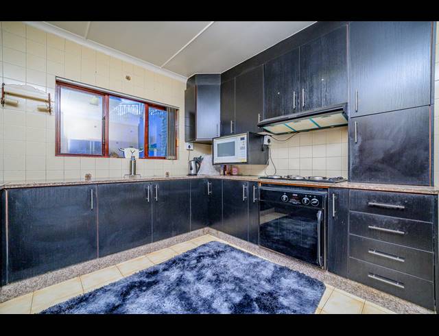 5 BEDROOM HOUSE FOR SALE IN RESERVOIR HILLS